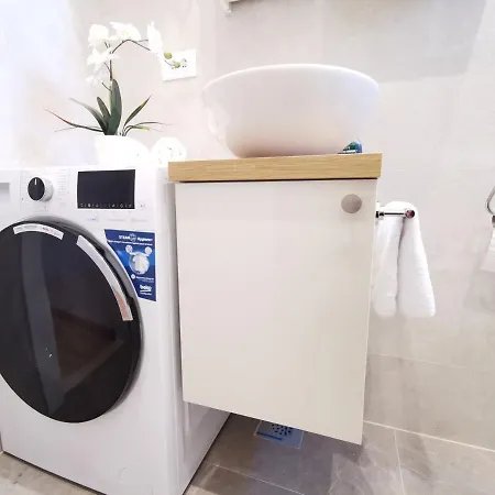 Relax And Enjoy Stobrec Σπλιτ